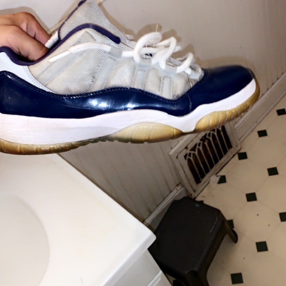 Jordan 11 low Georgetown